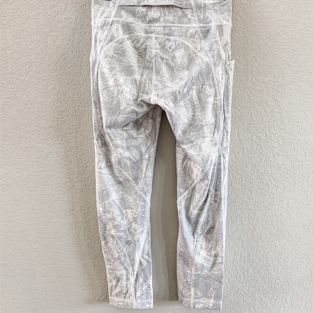 Lululemon Yoga Pants/leggings - Picture 2 of 3